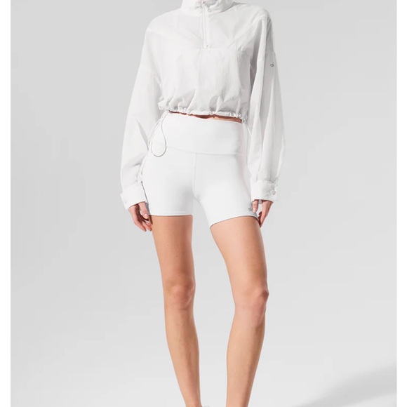 Alo 1/4 Cropped Windbreaker - Picture 1 of 2